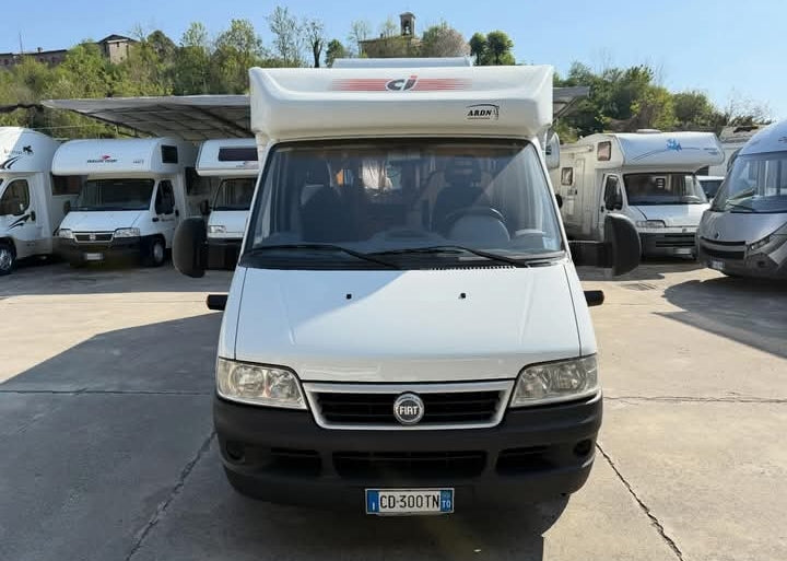 Ci International riviera 55p anno 2003 km 130000.         Prezzo 17900