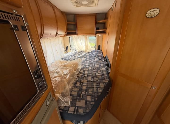 Ci International riviera 55p anno 2003 km 130000.         Prezzo 17900